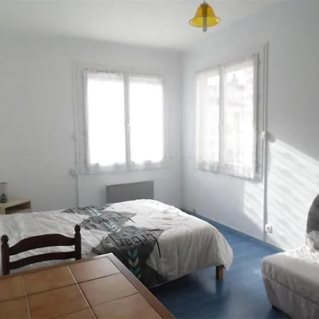F3 Avec Balcon Expose Sud, 2 Chambres, Proche Commodites A Amelie-les-bains - Fr-1-703-42 דירה *